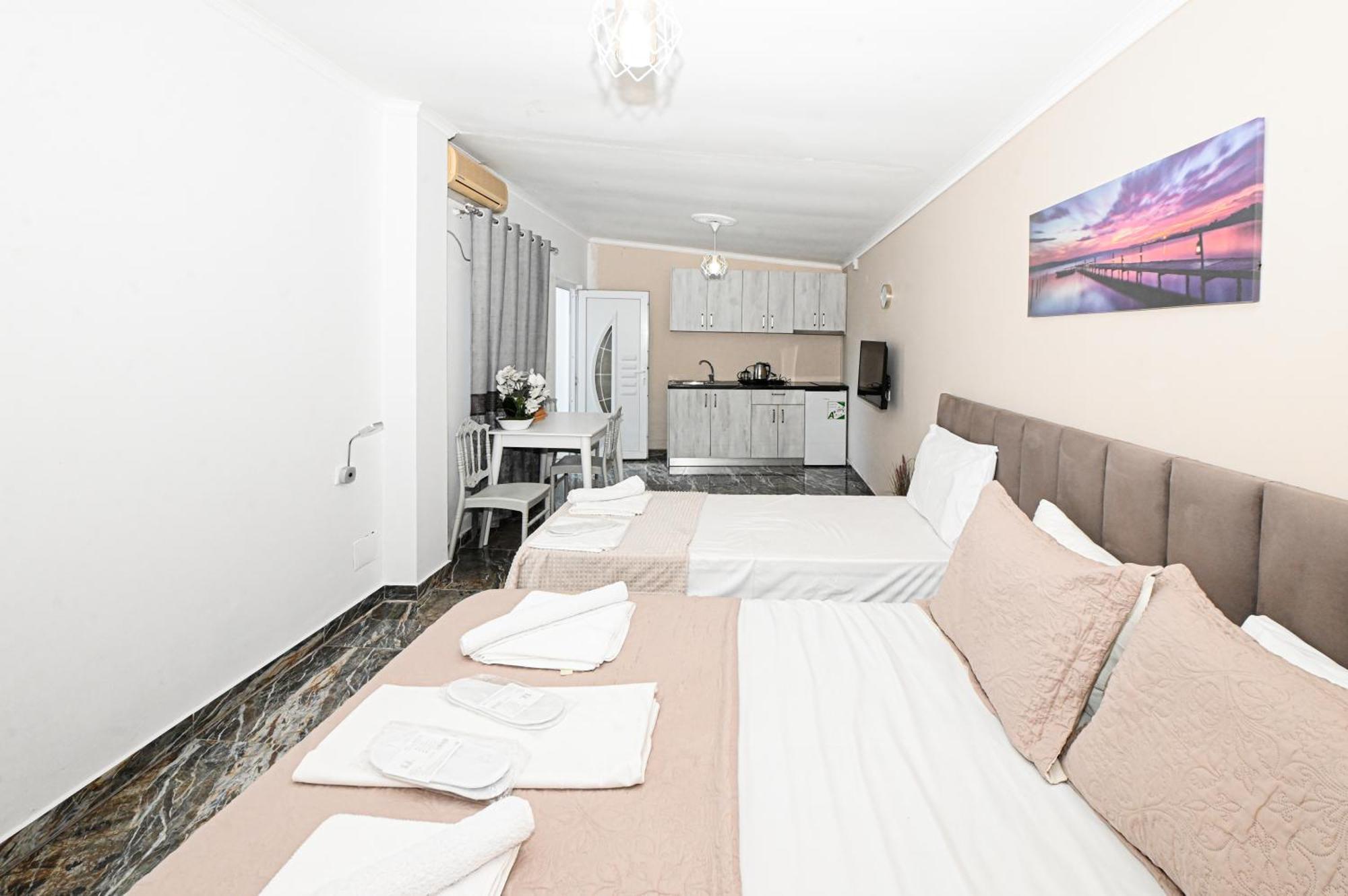 Hotel Fama Shkallnur Экстерьер фото