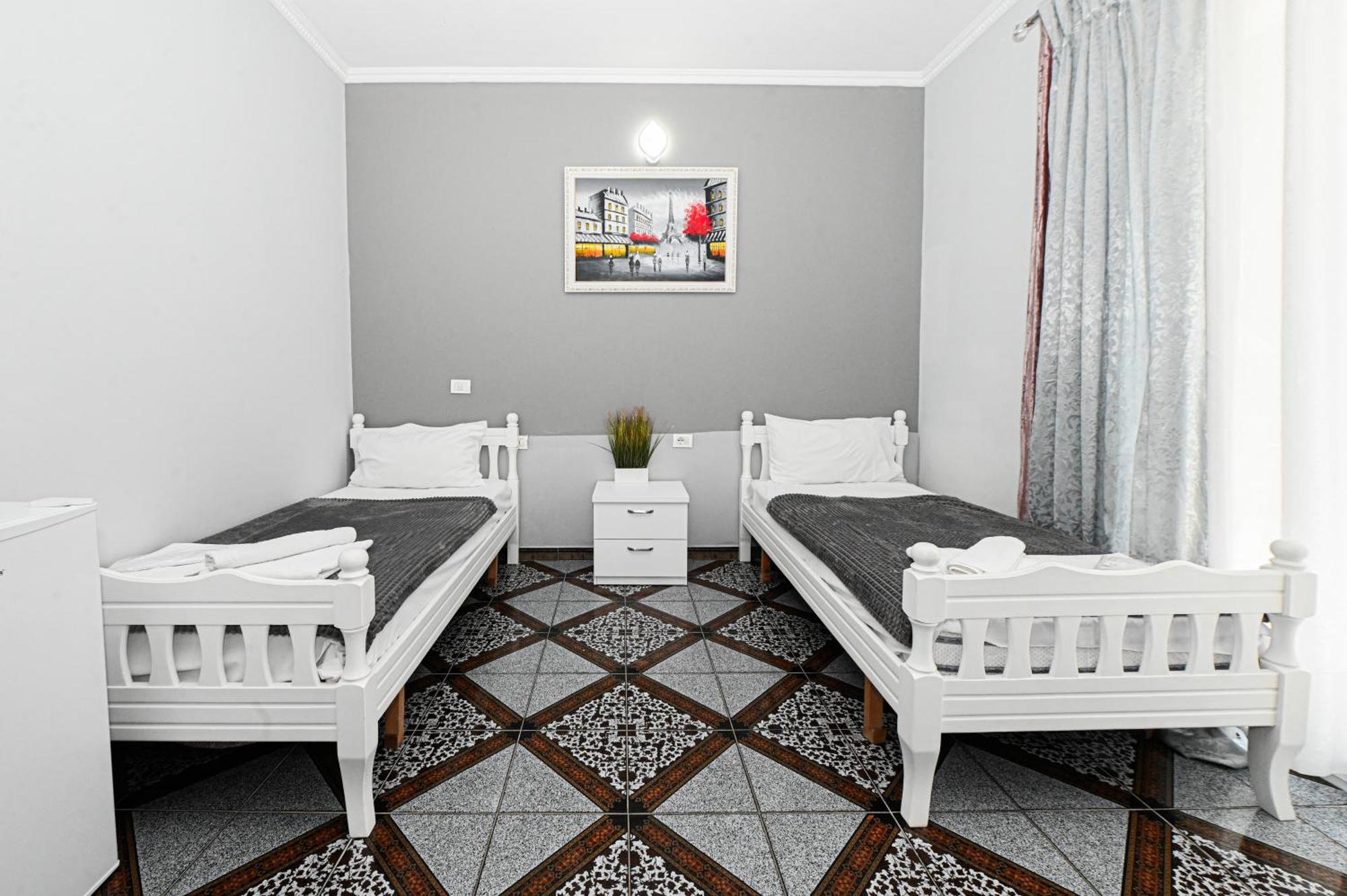 Hotel Fama Shkallnur Экстерьер фото