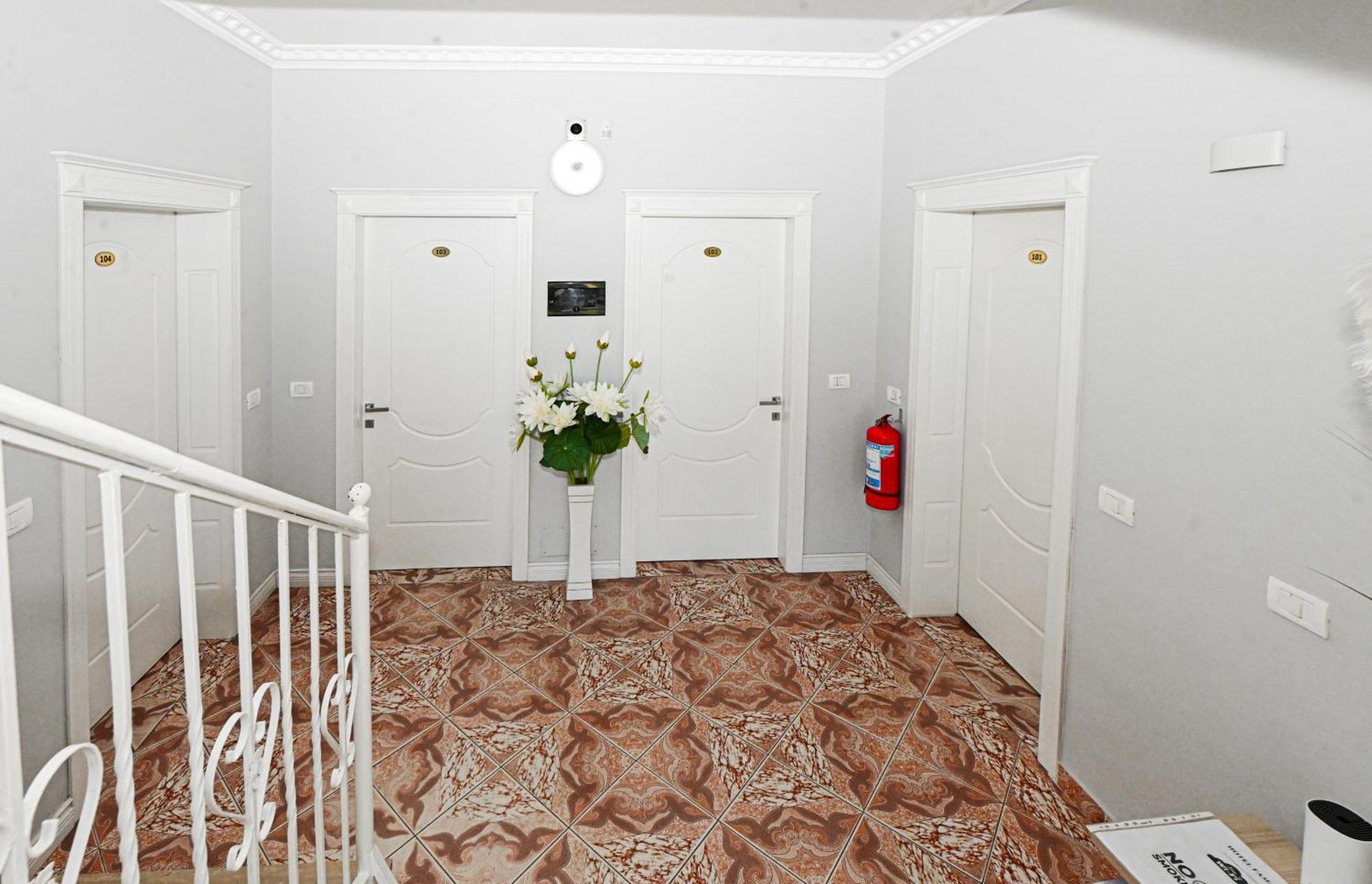 Hotel Fama Shkallnur Экстерьер фото