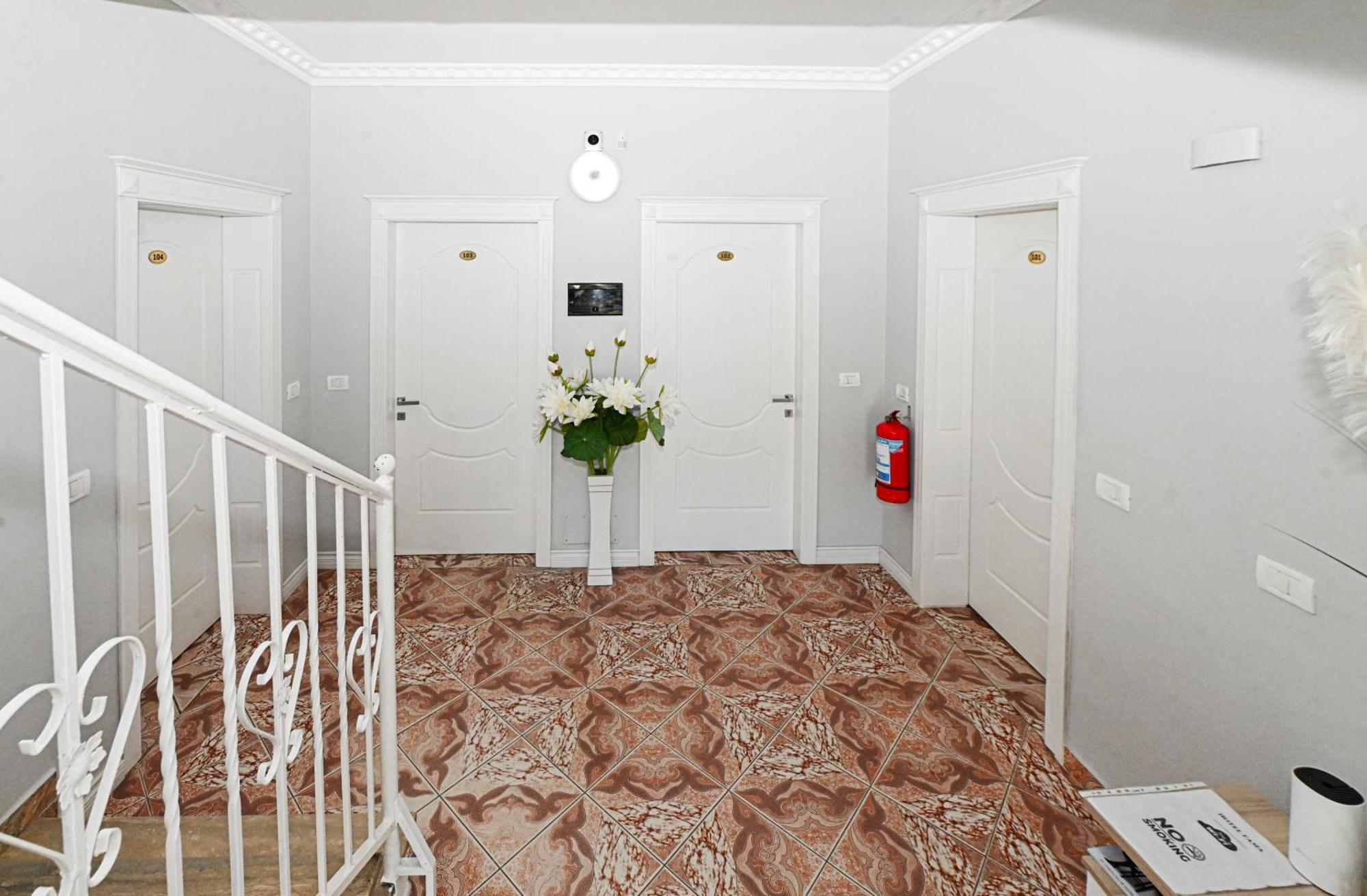 Hotel Fama Shkallnur Экстерьер фото