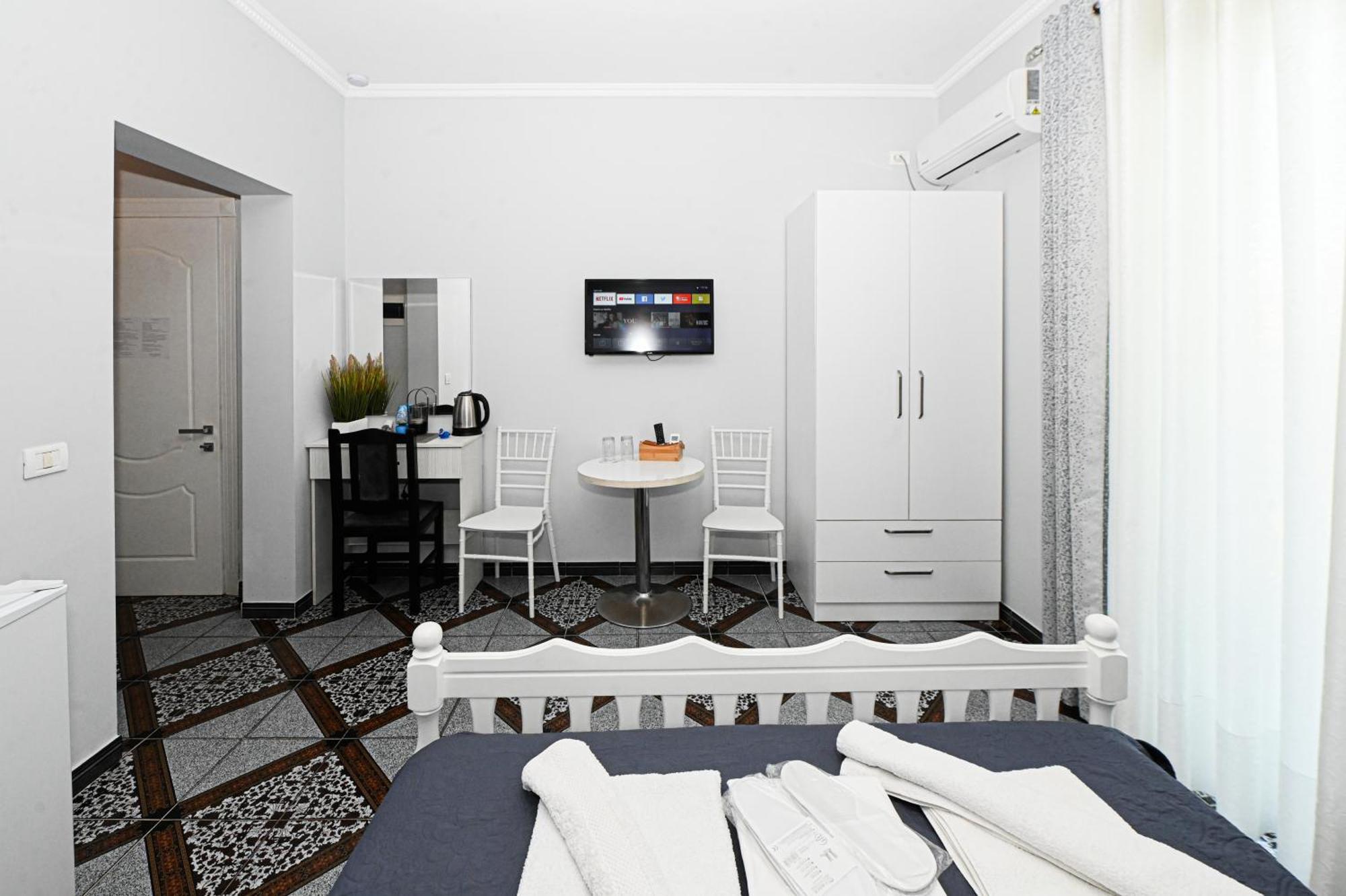 Hotel Fama Shkallnur Экстерьер фото