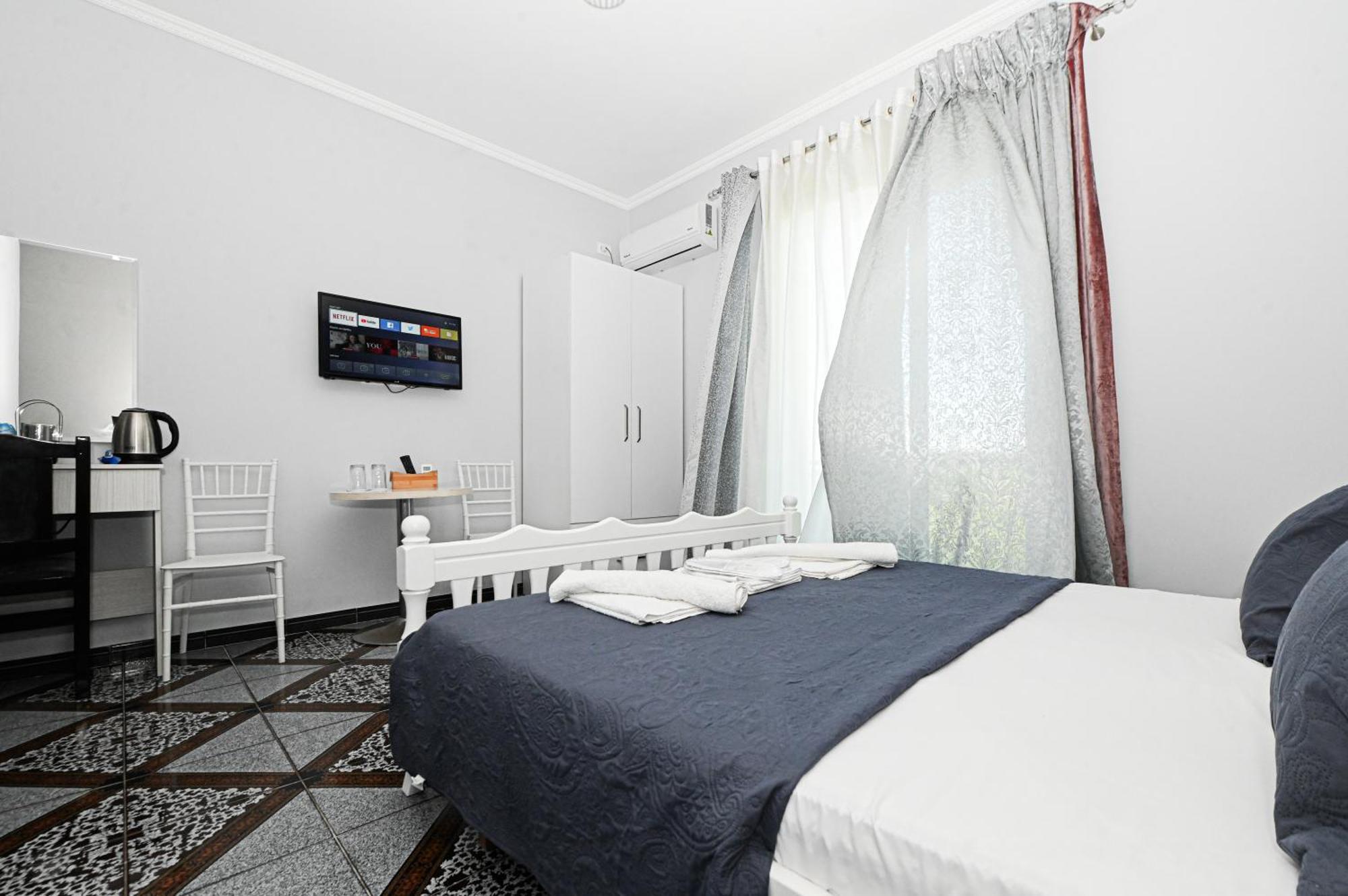 Hotel Fama Shkallnur Экстерьер фото